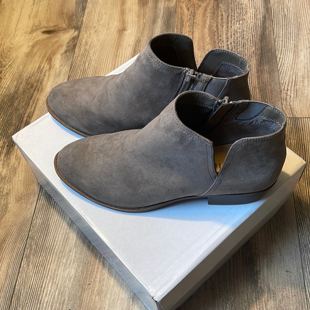 Torrid Taupe V Cut ankle bootie 7.5W
